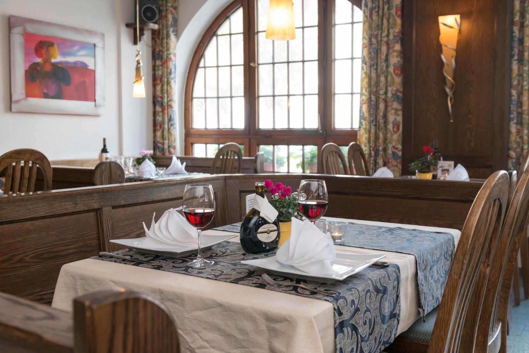 Hotel Gasthof Zum Storch Schlüsselfeld Eksteriør bilde